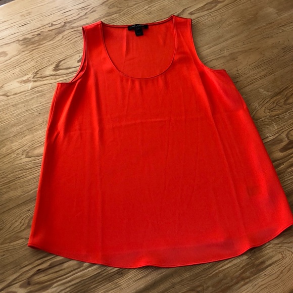 St. John liquid satin tank - Picture 4 of 7